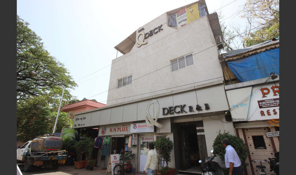 Hotel Q Deck Mumbai Bagian luar foto